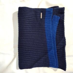 Calvin Klein Navy and Blue Ribbed Knit Scarf